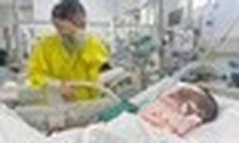 Người mẹ đơn thân gặp nạn, con gái khóc lạc giọng: “Con chỉ mong mẹ khỏe để về với con”