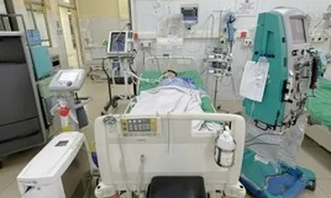 Người đàn ông 42 tuổi đang chơi thể thao bỗng tức ngực, khó thở, ngã gục ra đất