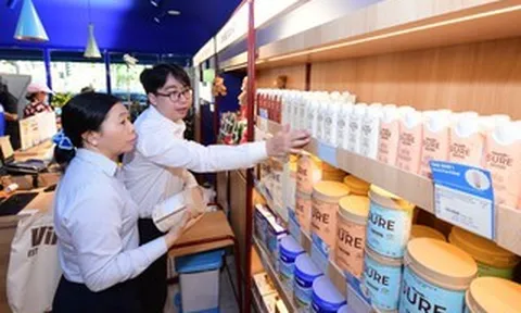 Vinamilk đón thế hệ “đồng niên” tham quan nhà máy