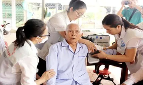 Lãnh đạo TPHCM yêu cầu khám sức khỏe toàn dân không chạy theo thành tích