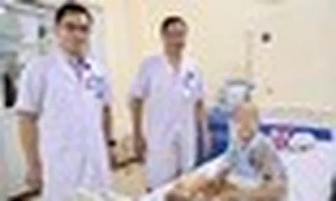 Đưa con đi khám vì khớp gối đau, gia đình sốc khi bé 6 tuổi mắc ung thư xương