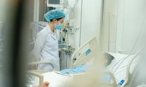 Người đàn ông 48 tuổi nguy kịch sau bữa ăn có cá ngừ