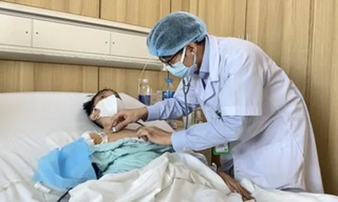Nam sinh 16 tuổi hồi sinh nhờ ghép gan từ người hiến chết não