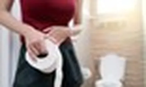 4 bất thường khi đi vệ sinh là tín hiệu CẢNH BÁO đại trực tràng đang bị ung thư "gặm nhấm"