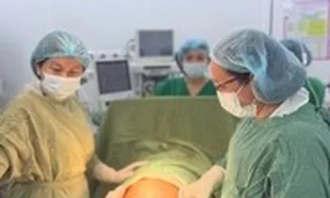 Cấp cứu sản phụ mắc bệnh lý tim bẩm sinh, biến chứng loạn nhịp