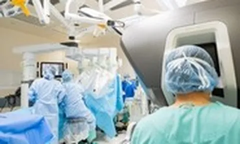 Cá thể hóa điều trị ung thư phổi từ công nghệ gene đến robot