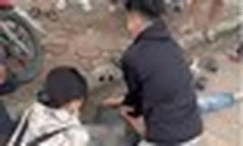 Nam sinh viên y khoa kiên trì ép tim 30 phút cứu người bất tỉnh trên đường