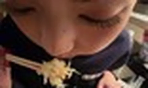 Bác sĩ Nhật "chỉ thẳng mặt" 5 tín hiệu khi gan ngập mỡ và 3 thực phẩm ăn để "hút mỡ" trong gan