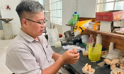 Người đàn ông liệt hai chân giúp 'hồi sinh' những ngón tay đã mất