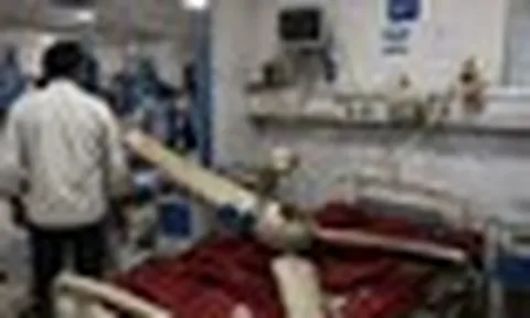 Quạt trần rơi trúng bệnh nhân cấp cứu, người đàn ông tử vong sau vài giờ: Bệnh viện nói không liên quan