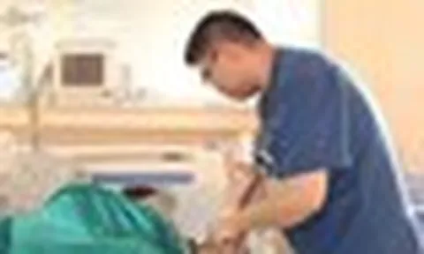 Nam sinh 15 tuổi đột quỵ, bác sĩ cảnh báo dấu hiệu không nên bỏ qua