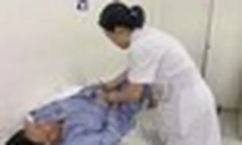 6 tháng rụng tóc, nổi ban đỏ, cô gái 22 tuổi ngỡ ngàng khi nhận chẩn đoán