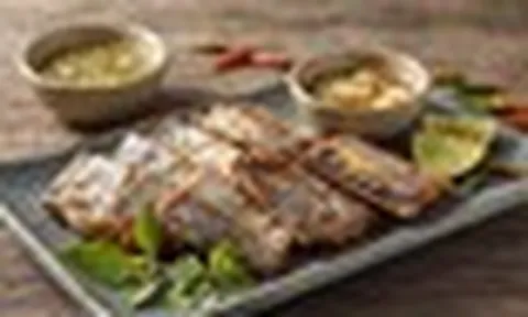 Một phụ nữ bị hạ huyết áp, nổi mẩn khắp người sau khi ăn cá nướng, nội soi phát hiện nguyên nhân gây sốc
