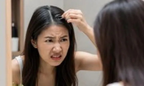 Tóc bạc: Càng nhổ càng bạc nhiều hơn, đúng hay sai?