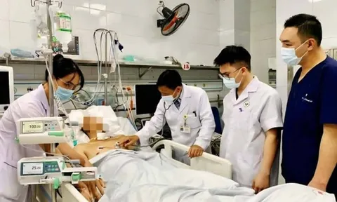 Tưởng nước ngọt để trong tủ lạnh, người đàn ông 62 tuổi nguy kịch vì uống nhầm thuốc cai nghiện