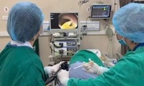 Vụ bơm sữa đậu nành vào niệu đạo: Trục lợi trên sự sợ hãi của người bệnh là vô nhân tính