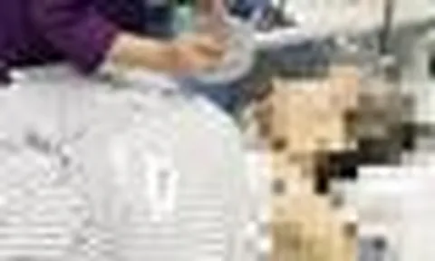 Nam thanh niên 28 tuổi suýt chết vì ung thư dạ dày, bác sĩ xót xa: Tất cả tại "1 ăn, 1 ngủ" rất quen với người trẻ