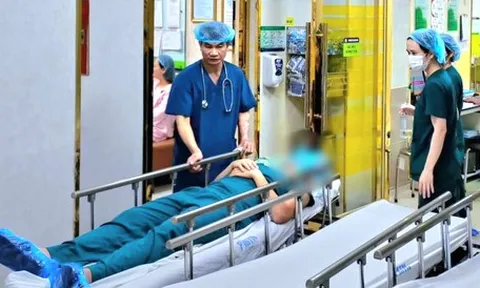Dở khóc, dở cười với hình ảnh chồng ngất xỉu khi đồng hành cùng vợ 'vượt cạn'