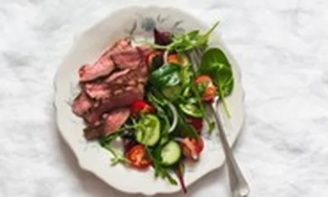 Ăn quá nhiều protein có thể khiến bạn già nhanh hơn?