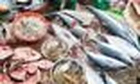 Người bán cá nói thật: Khách thường chọn con to, người trong nghề lại nhìn vào 5 dấu hiệu này trước