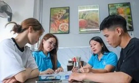 Tin tức sáng 7-8: TP.HCM thúc tiến độ hỗ trợ bảo hiểm cho người dân; Lo 'đại dịch' cận thị học đường