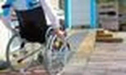 Nam thanh niên 25 tuổi bất ngờ yếu liệt hai chân sau khi ngủ dậy: Nguyên nhân đến từ sự chủ quan
