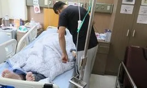 Ngày càng nhiều người tử vong vì ung thư phổi, bác sĩ nói thẳng: 4 việc làm buổi sáng "phá phổi" nhanh hơn hút thuốc