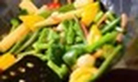 3 thói quen xào rau cần bỏ ngay