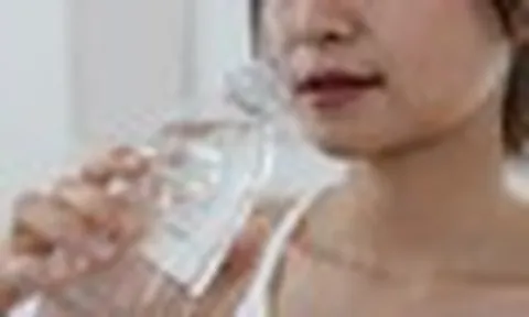 Uống 3.000ml nước trong vòng 2 giờ, người phụ nữ 33 tuổi bị phù não
