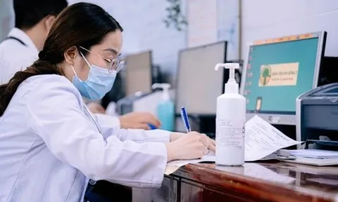 Sở Y tế TP.HCM đề xuất hỗ trợ 100% học phí cho bác sĩ nội trú