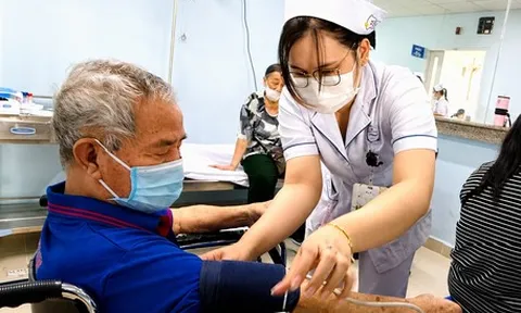 Có bệnh viện TP.HCM 'săn' tuyển hàng chục điều dưỡng