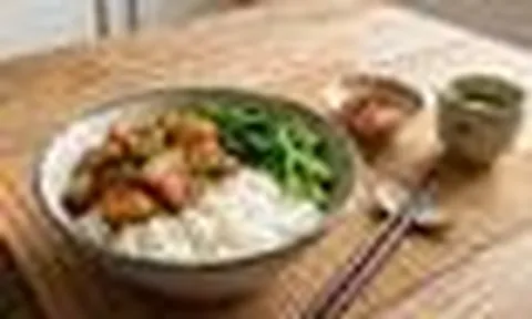 Tưởng ăn cơm buổi sáng sẽ 'nặng bụng', chuyên gia dinh dưỡng nói điều bất ngờ