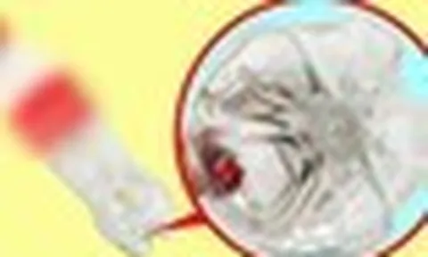 Vì sao đáy chai nước luôn lồi lõm kỳ lạ? Hóa ra không phải để trang trí