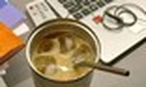Lời khuyên cho những người thích đựng cà phê trong bình giữ nhiệt