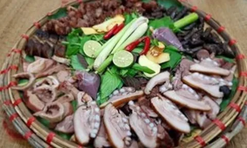Người đàn ông 55 tuổi "chảy máu mắt" sau khi ăn thịt chó, bác sĩ phát hiện nguyên nhân bất ngờ