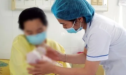 Bé gái sinh non 1,2kg ‘không khóc, không thở’ hồi phục kỳ diệu sau 21 ngày