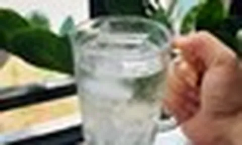 3 thói quen uống nước lạnh cần bỏ ngay