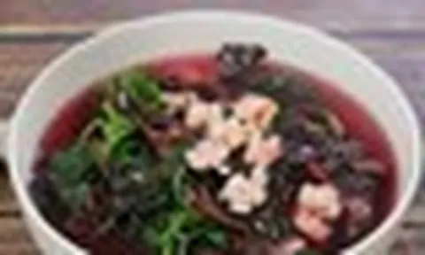 Một  người phụ nữ 38 tuổi ăn rau dền trong mỗi bữa ăn, 6 tháng sau đi khám sức khỏe định kỳ, bác sĩ rất ngạc nhiên: "Cô đã ăn gì vậy?"