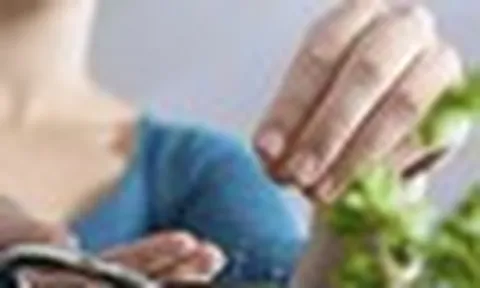 3 thói quen nêm gia vị cần bỏ ngay, âm thầm gây hại tim, thận, gan