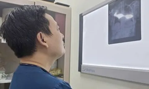 Vợ bệnh nhân xin bác sĩ cách điều trị ung thư 'nhanh nhất, tốt nhất, rẻ nhất'