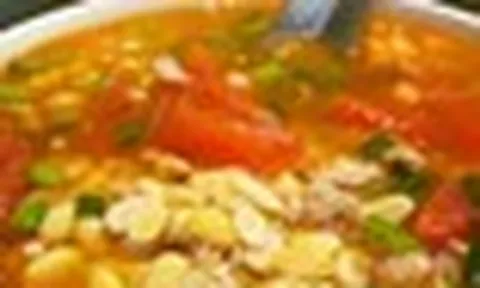Các bác sĩ cảnh báo: 4 loại thực phẩm ăn nhiều sẽ "nuôi nấm mốc" trong đường ruột