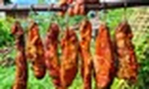 Thịt gác bếp có còn dinh dưỡng? 3 điều cần đặc biệt lưu ý khi ăn