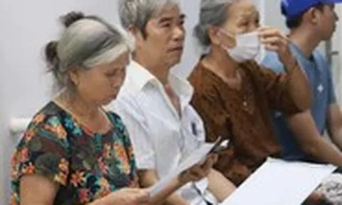 Có bảo hiểm y tế, người dân vẫn tự chi trả cao: Làm sao giảm gánh nặng?