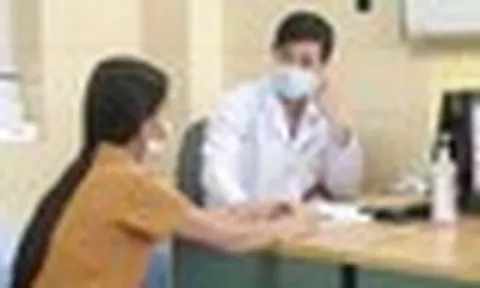 'Xin bác sĩ đừng nói mẹ bị ung thư' - thế khó khi gia đình muốn giấu bệnh