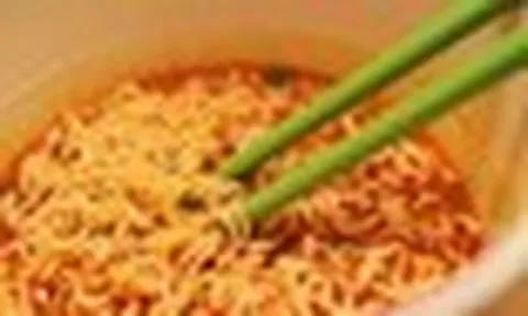 3 thói quen ăn mì tôm cần bỏ ngay