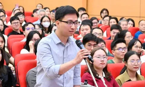 Bác sĩ nội trú nói về lương, 41 tuổi mới có khoản tiền tiết kiệm đầu tiên
