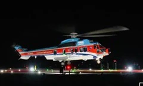 Trực thăng bay đêm đưa ngư dân vỡ xương sọ từ Trường Sa về đất liền