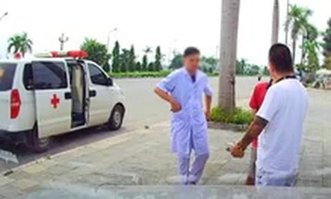Vụ đưa bệnh nhân về nhà 16km trả 9 triệu đồng: Công an   đang xác minh xe cấp cứu từ bên ngoài lấy logo, gắn còi hú của bệnh viện