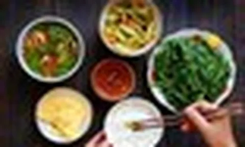 Điều gì xảy ra khi ăn rau trước cơm thường xuyên?