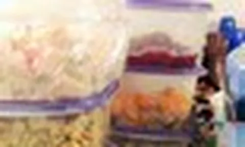 Nam tài xế 52 tuổi bất ngờ phát hiện ung thư dạ dày, bác sĩ chỉ đích danh 5 "sát thủ" trong tủ lạnh